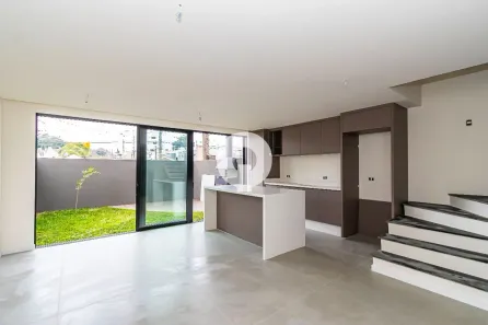 Sobrado com 3 Quartos à venda, 169m² no Guabirotuba, Curitiba