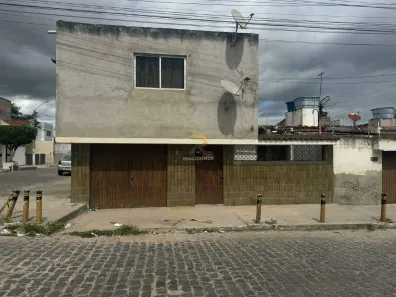 Casa com 3 Quartos para alugar, 130m² no Divinópolis, Caruaru