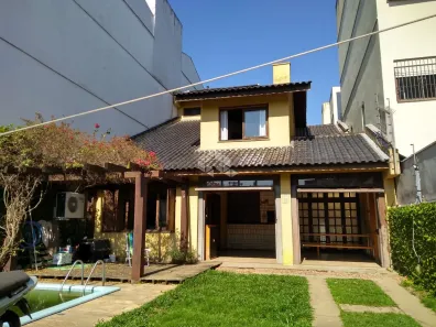 Casa com 3 Quartos à venda, 232m² no Menino Deus, Porto Alegre