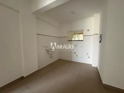 Apartamento com 2 Quartos para alugar, 50m² no Centro, Navegantes