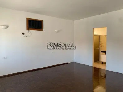 Casa com 4 Quartos à venda, 211m² no Quebec, Londrina