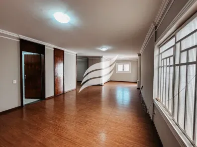Casa com 5 Quartos à venda, 285m² no Centro, Araçatuba