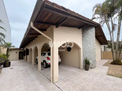 Casa com 3 Quartos à venda, 250m² no Nova Brasília, Jaraguá do Sul