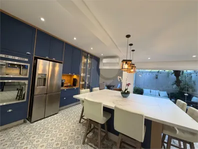 Casa de Condomínio com 4 Quartos à venda, 266m² no Santo Amaro, São Paulo