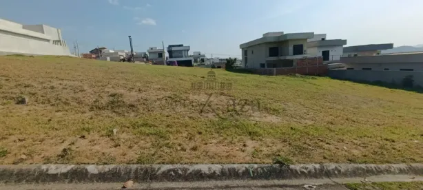à venda, 250m² no Condomínio Residencial Fogaça, Jacareí