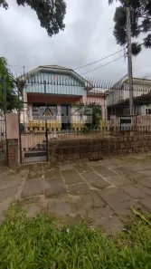 Casa com 3 Quartos para alugar, 140m² no Medianeira, Porto Alegre