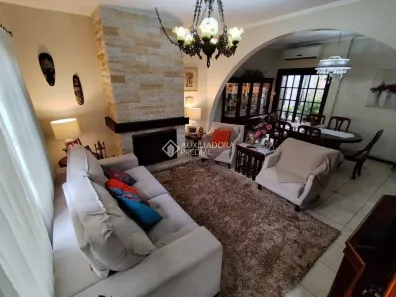 Casa com 3 Quartos à venda, 280m² no Medianeira, Porto Alegre