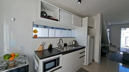 Sobrado com 2 Quartos para alugar, 80m² no Campeche, Florianópolis