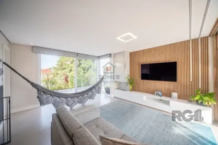 Sobrado com 3 Quartos à venda, 362m² no Vila Assunção, Porto Alegre