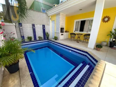 Casa de Condomínio com 4 Quartos à venda, 233m² no Pechincha, Rio de Janeiro
