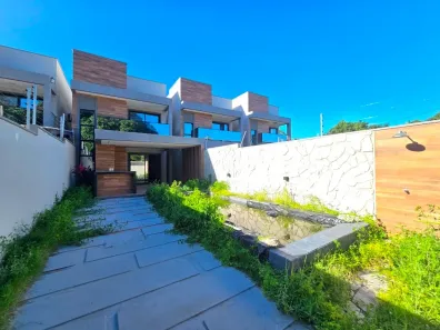 Sobrado com 3 Quartos à venda, 113m² no Mangabeira, Eusébio