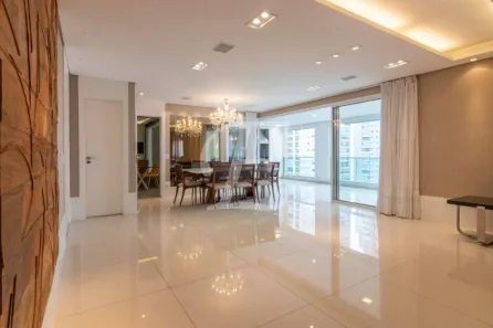 Apartamento com 3 Quartos para alugar, 194m² no Campo Belo, São Paulo