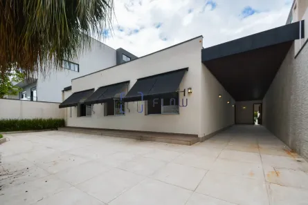 Casa com 3 Quartos à venda, 300m² no Pacaembu, São Paulo