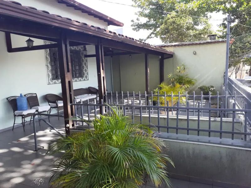 Casa com 3 quartos — Indaiá, Belo Horizonte