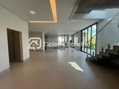 Casa de Condomínio com 4 Quartos para alugar, 420m² no Jardim Botânico, Uberlândia