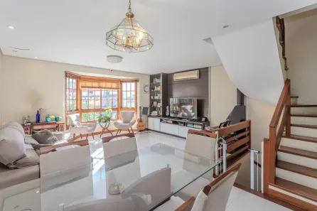 Casa com 3 Quartos à venda, 157m² no Chácara das Pedras, Porto Alegre