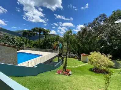 Casa com 7 Quartos à venda, 950m² no Itaipava, Petrópolis