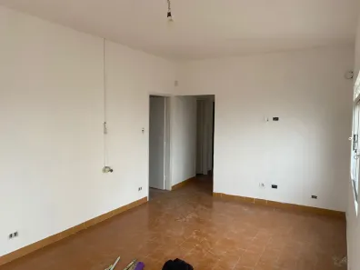Casa com 3 Quartos para alugar, 80m² no Jardim Jacinto, Jacareí