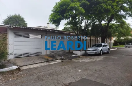 Casa com 3 Quartos para alugar, 230m² no Granja Julieta, São Paulo