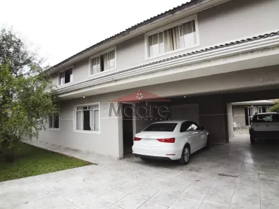 Sobrado com 4 Quartos à venda, 200m² no Boqueirão, Curitiba