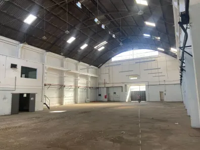 Galpão/Depósito/Armazém à venda, 1350m² no Ramos, Rio de Janeiro