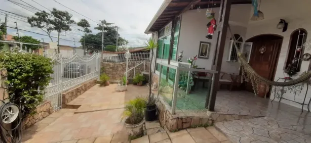 Casa com 2 Quartos à venda, 360m² no Santa Mônica, Belo Horizonte