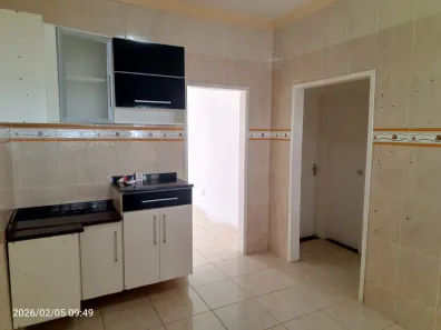 Casa com 3 Quartos para alugar, 300m² no Centro, Camaçari