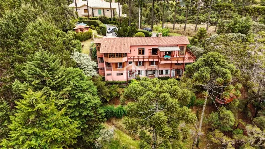 Casa de Condomínio com 4 Quartos à venda, 340m² no Capivari, Campos do Jordão