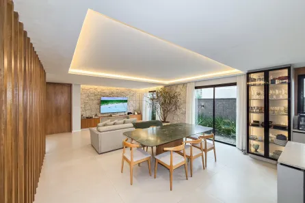 Casa de Condomínio com 3 Quartos à venda, 247m² no Santa Cândida, Curitiba