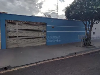 Casa com 3 Quartos à venda, 158m² no Jardim Pinheiros (Vila Xavier), Araraquara