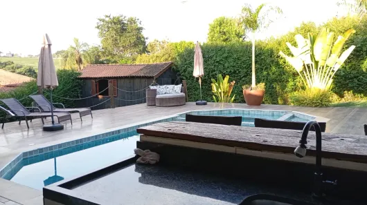 Casa de Condomínio com 3 Quartos para venda ou aluguel, 180m² no Centro, Araçoiaba da Serra