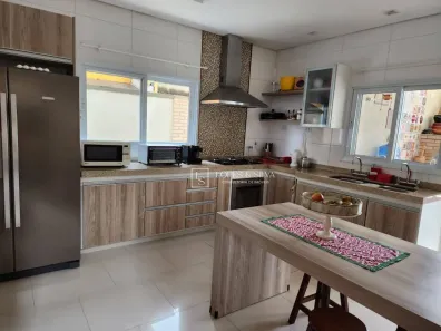 Casa com 4 Quartos à venda, 258m² no Jardim Maristela, Atibaia