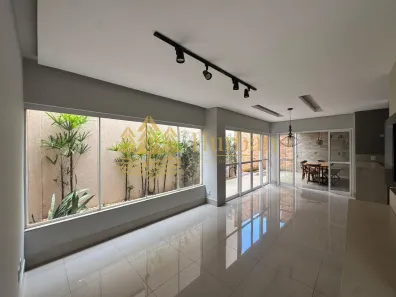 Sobrado com 4 Quartos para alugar, 170m² no Granja Marileusa, Uberlândia