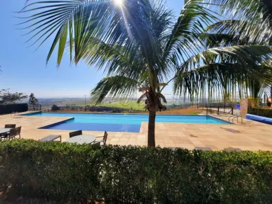 Casa de Condomínio com 3 Quartos para alugar, 158m² no , Cravinhos