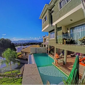 Casa com 5 Quartos à venda, 500m² no Conjunto Residencial Redenção, Nova Iguaçu