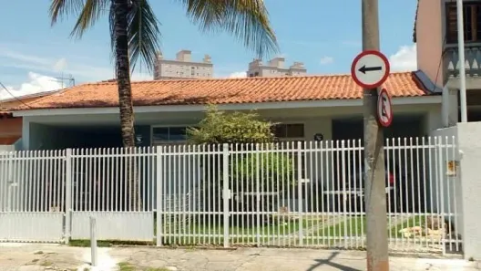 Casa com 3 Quartos à venda, 200m² no Centro, Jacareí