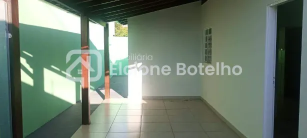 Casa com 2 Quartos para alugar, 80m² no Presidente Roosevelt, Uberlândia