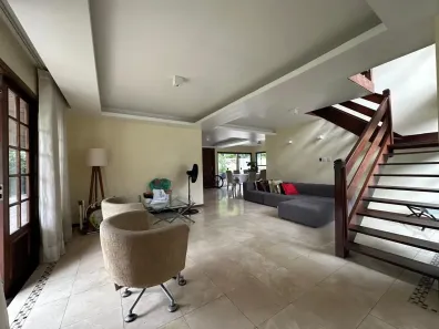 Casa de Condomínio com 5 Quartos para alugar, 650m² no Val-de-Cães, Belém