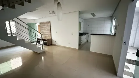 Sobrado com 3 Quartos à venda, 115m² no Setor Faiçalville, Goiânia