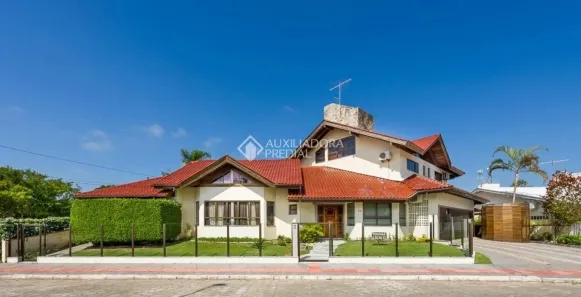 Imóvel Comercial com 13 Quartos à venda, 601m² no Barra da Lagoa, Florianópolis