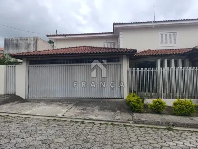 Casa com 4 Quartos para alugar, 250m² no Jardim América, Jacareí