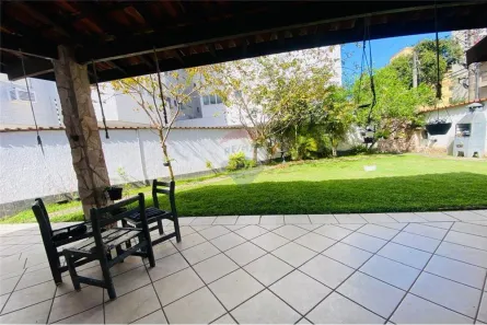 Casa com 4 Quartos à venda, 200m² no Jardim Las Palmas, Guarujá