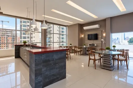 Apartamento com 2 Quartos para alugar, 78m² no Centro, Itajaí