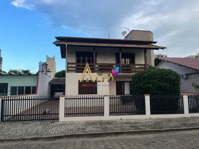 Sobrado com 3 Quartos à venda, 128m² no Armação, Penha
