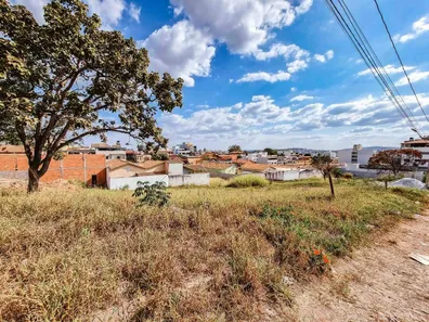 Lote/Terreno à venda, 300m² no Manoel Valinhas, Divinópolis