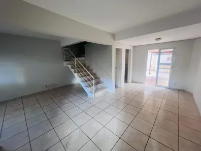 Casa de Condomínio com 3 Quartos para alugar, 120m² no Jardim Sul, Uberlândia