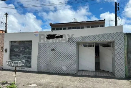 Casa com 6 Quartos à venda, 180m² no Cidade Universitária, Maceió