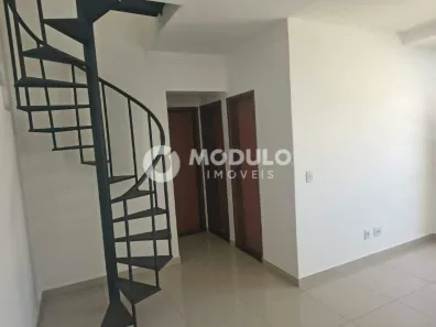 Cobertura com 2 Quartos para alugar, 100m² no Santa Mônica, Uberlândia