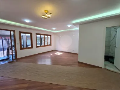 Sobrado com 3 Quartos à venda, 150m² no Parque Continental, São Paulo