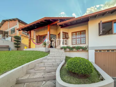 Casa com 2 Quartos à venda, 180m² no Petrópolis, Novo Hamburgo
